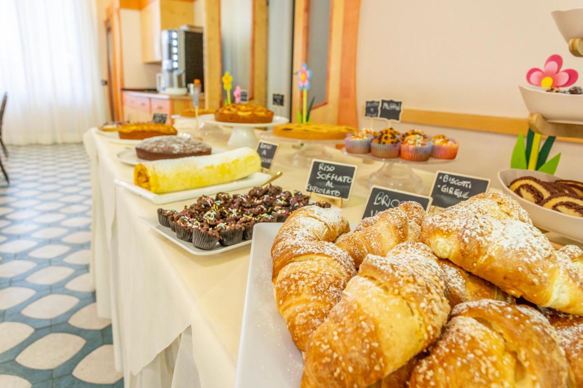 Hotel Vannucci Rimini Ngoại thất bức ảnh